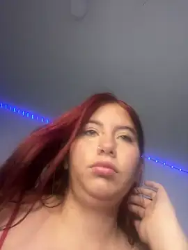 Snapshot of Caro_redd chatting on 05/07/26, 12:43 Caro redd online show from 05/07/26, 12:43