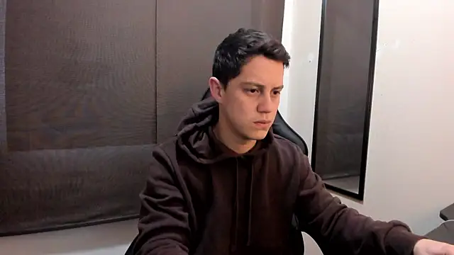 Snapshot of KendricTorres chatting on 07/03/26, 01:17 KendricTorres online show from 07/03/26, 01:17