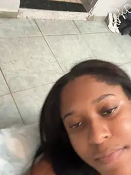 Snapshot of camillevi31 chatting on 04/27/26, 07:34 camillevi31 online show from 04/27/26, 07:34