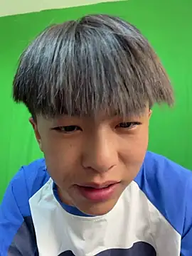 Snapshot of DD-101 chatting on 04/27/26, 06:28 DD-101 online show from 04/27/26, 06:28