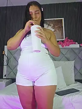 Snapshot of Sara_Chanel_ chatting on 05/28/26, 04:21 Sara Chanel online show from 05/28/26, 04:21