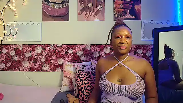 EnchantingLisa online show from 05/21/26, 06:37
