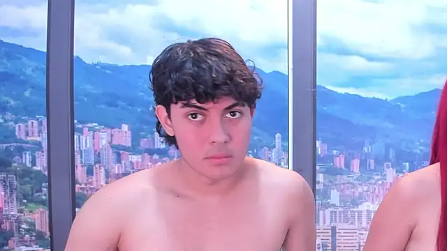 Snapshot of LunnaAndLiam chatting on 04/28/26, 10:04 LunnaAndLiam online show from 04/28/26, 10:04