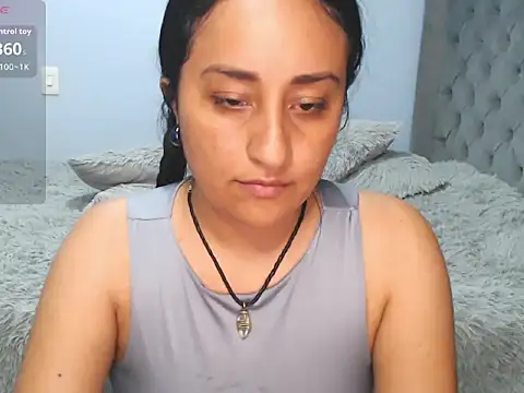 Snapshot of erotic_lov chatting on 05/19/26, 01:56 erotic lov online show from 05/19/26, 01:56