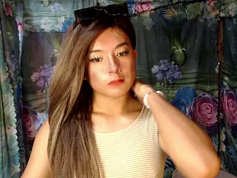 Snapshot of Andrea_lopezxxx chatting on 04/29/26, 02:48 Andrea lopezxxx online show from 04/29/26, 02:48