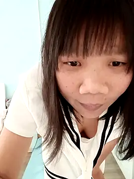 Snapshot of Linda_98 chatting on 04/29/26, 04:05 Linda 98 online show from 04/29/26, 04:05