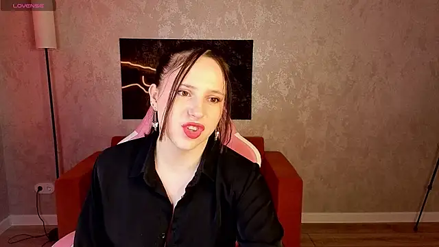 Snapshot of Julia_Shyy chatting on 05/19/26, 01:11 Julia Shyy online show from 05/19/26, 01:11