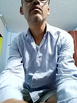 Snapshot of jairo43 chatting on 05/06/26, 10:09 jairo43 online show from 05/06/26, 10:09