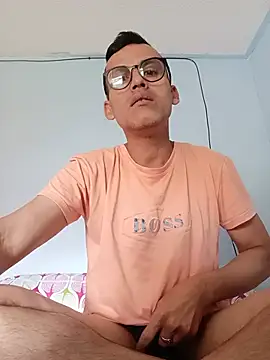 Snapshot of jairo43 chatting on 05/20/26, 04:35 jairo43 online show from 05/20/26, 04:35