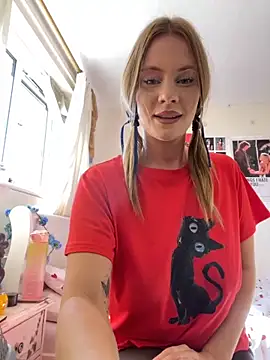 Snapshot of Young_Lizzie chatting on 04/30/26, 03:07 Young Lizzie online show from 04/30/26, 03:07