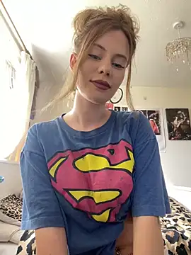 Snapshot of Young_Lizzie chatting on 05/07/26, 01:38 Young Lizzie online show from 05/07/26, 01:38