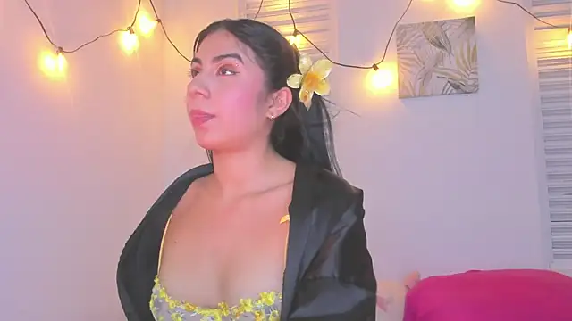 VictoriaaLopez online show from 07/10/26, 07:05