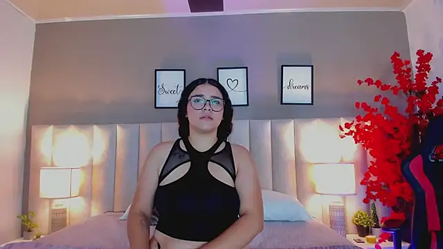 Snapshot of abbie_laurent1 chatting on 05/05/26, 01:41 abbie laurent1 online show from 05/05/26, 01:41