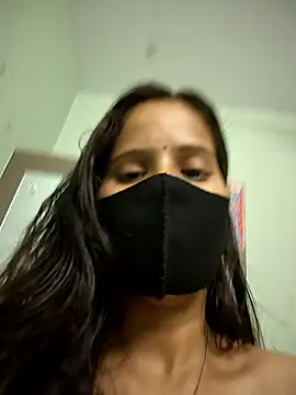 Snapshot of LovelyNidhi chatting on 05/01/26, 01:21 LovelyNidhi online show from 05/01/26, 01:21