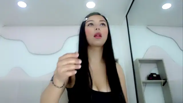 GiannaHott online show from 05/02/26, 01:49