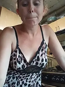 Snapshot of MerelinMILf2 chatting on 07/15/26, 02:44 MerelinMILf2 online show from 07/15/26, 02:44