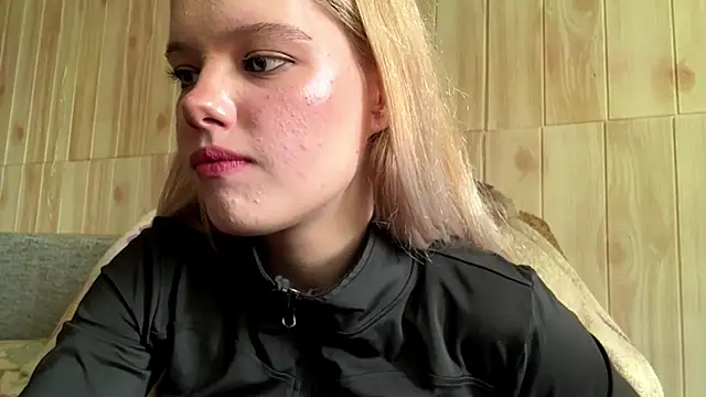 Snapshot of Malinwitch chatting on 06/20/26, 02:53 Malinwitch online show from 06/20/26, 02:53
