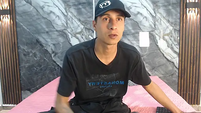 Snapshot of cameronsilverman chatting on 04/30/26, 07:09 cameronsilverman online show from 04/30/26, 07:09