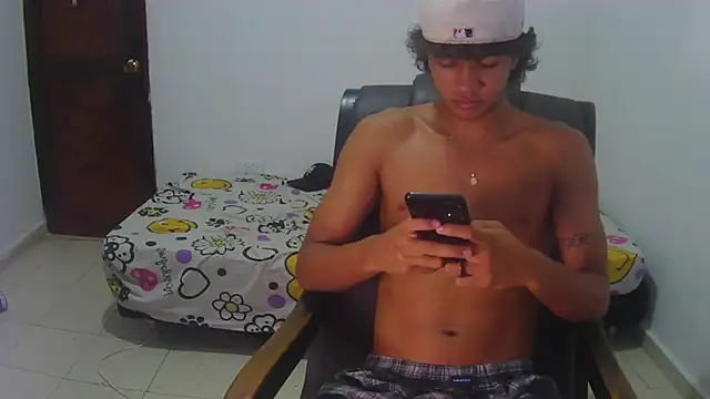 Snapshot of Hansel_take chatting on 06/05/26, 04:45 Hansel take online show from 06/05/26, 04:45