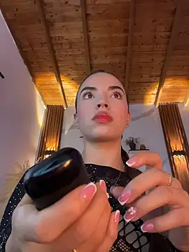 Snapshot of catalina_lafer chatting on 05/13/26, 12:13 catalina lafer online show from 05/13/26, 12:13