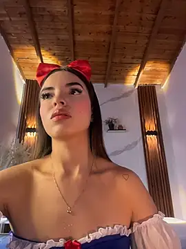 Snapshot of catalina_lafer chatting on 05/30/26, 12:57 catalina lafer online show from 05/30/26, 12:57