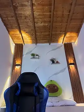 Snapshot of catalina_lafer chatting on 06/20/26, 01:58 catalina lafer online show from 06/20/26, 01:58