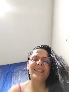 Snapshot of Bella_Morena27 chatting on 05/04/26, 03:24 Bella Morena27 online show from 05/04/26, 03:24