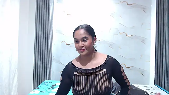 Snapshot of Liaa_cams chatting on 06/05/26, 03:13 Liaa cams online show from 06/05/26, 03:13