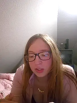 Freaky-Doll online show from 06/05/26, 10:04
