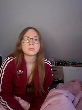 Freaky-Doll online show from 06/15/26, 06:10