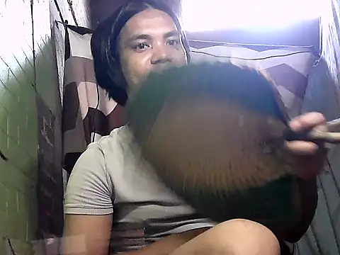 Snapshot of bj_l0ve chatting on 05/15/26, 04:41 bj l0ve online show from 05/15/26, 04:41