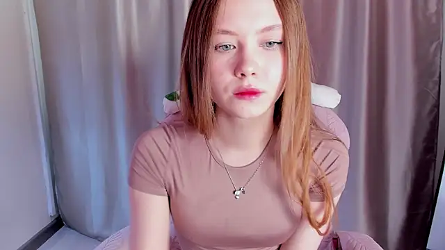 Snapshot of FloraLarsson chatting on 05/07/26, 03:45 FloraLarsson online show from 05/07/26, 03:45