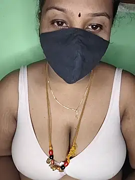 Snapshot of tamil_butterfly chatting on 07/01/26, 06:07 tamil butterfly online show from 07/01/26, 06:07