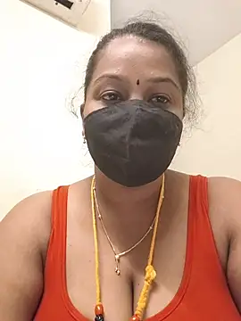 Snapshot of tamil_butterfly chatting on 07/12/26, 10:06 tamil butterfly online show from 07/12/26, 10:06