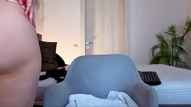 Snapshot of BlushingAngelita chatting on 05/11/26, 02:12 BlushingAngelita online show from 05/11/26, 02:12