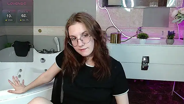 Snapshot of iMagdaLunna chatting on 05/17/26, 08:23 iMagdaLunna online show from 05/17/26, 08:23