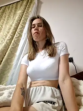 Lisahoppii online show from 05/21/26, 06:04