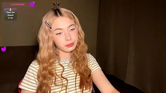 JacquiKelder online show from 05/11/26, 04:04