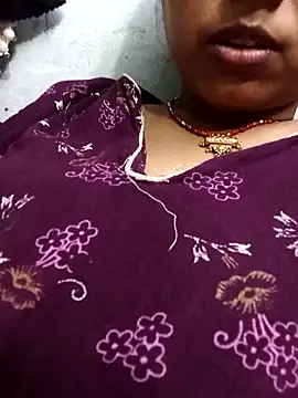 Snapshot of Simmi-00 chatting on 05/03/26, 05:13 Simmi-00 online show from 05/03/26, 05:13