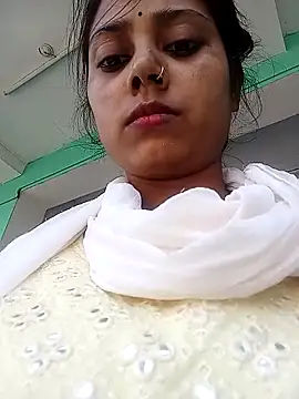 Snapshot of Simmi-00 chatting on 05/07/26, 04:18 Simmi-00 online show from 05/07/26, 04:18