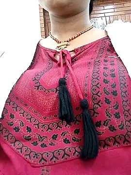 Snapshot of Simmi-00 chatting on 05/12/26, 04:31 Simmi-00 online show from 05/12/26, 04:31