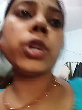 Snapshot of Simmi-00 chatting on 05/28/26, 05:38 Simmi-00 online show from 05/28/26, 05:38