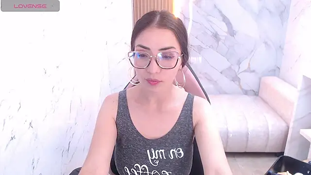 Snapshot of IvoryMuse_tf chatting on 04/30/26, 03:07 IvoryMuse tf online show from 04/30/26, 03:07