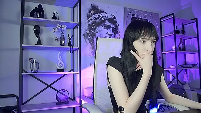 Snapshot of SeraphineSparda chatting on 06/12/26, 11:42 SeraphineSparda online show from 06/12/26, 11:42