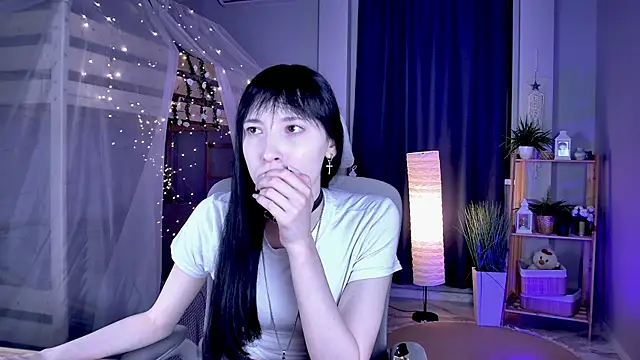 Snapshot of SeraphineSparda chatting on 06/16/26, 11:24 SeraphineSparda online show from 06/16/26, 11:24