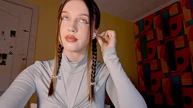 Snapshot of Katrinethequeen chatting on 05/19/26, 04:46 Katrinethequeen online show from 05/19/26, 04:46