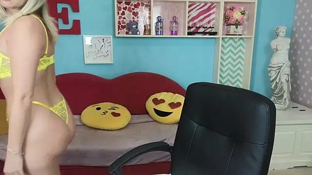 Wet Dakota online show from 06/19/26, 04:06