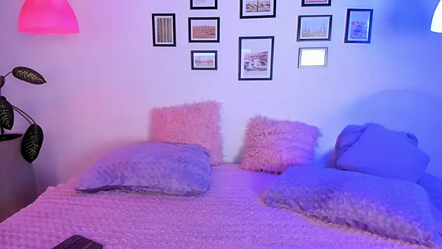Snapshot of Kendaall_sweet chatting on 06/10/26, 03:07 Kendaall sweet online show from 06/10/26, 03:07