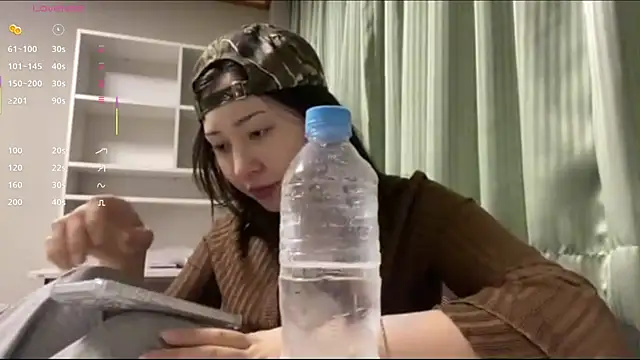 Snapshot of Sonata_Asky chatting on 06/17/26, 09:34 Sonata Asky online show from 06/17/26, 09:34