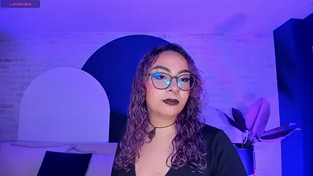 Snapshot of LoiseHarper chatting on 05/05/26, 03:36 LoiseHarper online show from 05/05/26, 03:36